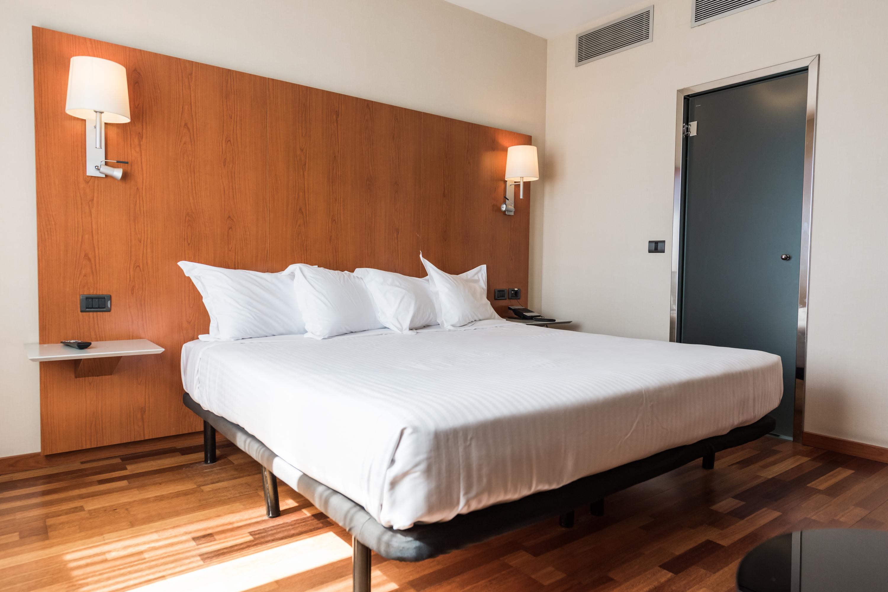 B&B Hotel Elche Bagian luar foto